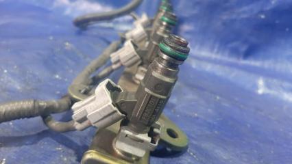 Топливная рейка NISSAN PRESAGE TNU31 QR25DE FBJC101 4 ракурс Топливная рейка NISSAN PRESAGE TNU31 QR25DE FBJC101 4 ракурс