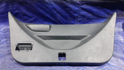 Обшивка двери багажника HONDA FIT