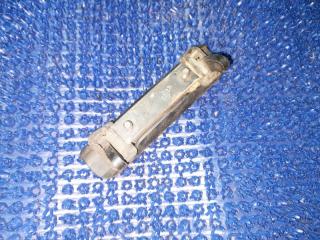Ручка двери внутренняя левая задняя MAZDA BONGO SSF8R 2E28 2 ракурс