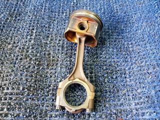 Поршень TOYOTA NOAH AZR65, AZR60 1AZ 2 ракурс
