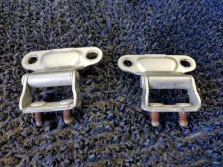 Петли 5-й двери TOYOTA ALTEZZA GXE15 1GFE 2 ракурс