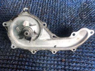 Помпа TOYOTA HIACE REGIUS RCH47 3RZFE 3 ракурс