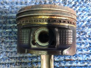 Поршень TOYOTA HIACE REGIUS RCH47 3RZFE 2 ракурс