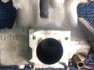 Коллектор впускной TOYOTA HILUX SURF RZN185 3RZFE 3 ракурс