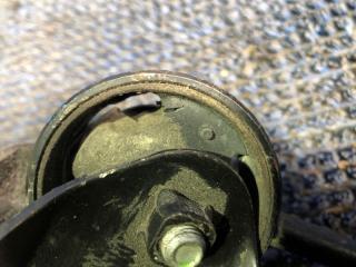 Подушка двигателя правая TOYOTA KLUGER MCU25 1MZFE 12363-20110 4 ракурс Подушка двигателя правая TOYOTA KLUGER MCU25 1MZFE 12363-20110 4 ракурс