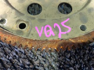 Маховик NISSAN ELGRAND MNE51 VQ25DE 12331WL000 2 ракурс Маховик NISSAN ELGRAND MNE51 VQ25DE 12331WL000 2 ракурс