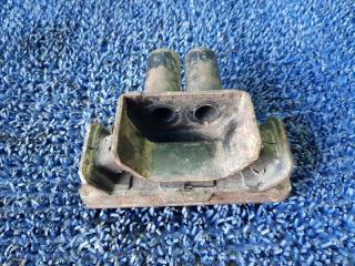 Подушка редуктора TOYOTA KLUGER ACU25 2AZFE 41196-48050 1 ракурс