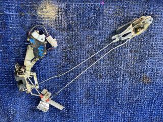 Замок двери передний правый TOYOTA LITE ACE