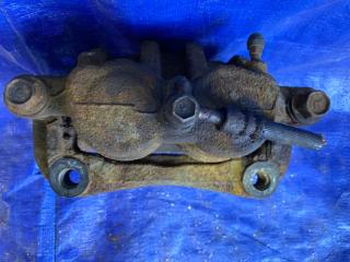 Суппорт правый NISSAN PRESAGE TNU31 4 ракурс Суппорт правый NISSAN PRESAGE TNU31 4 ракурс