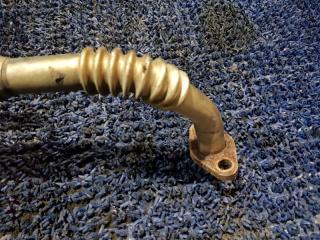Трубка egr TOYOTA VOXY AZR65 1AZ 2 ракурс Трубка egr TOYOTA VOXY AZR65 1AZ 2 ракурс