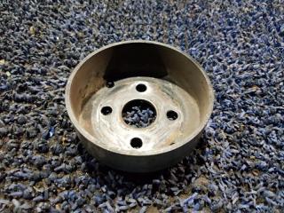 Шкив помпы TOYOTA NOAH AZR65 1AZFSE 3 ракурс