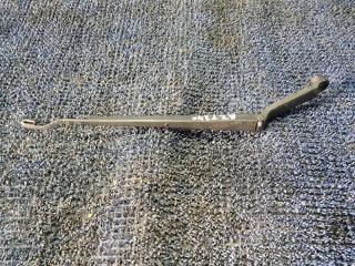 Запчасть поводок стеклоочистителя передний правый TOYOTA CALDINA