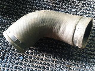Патрубок интеркулера TOYOTA MARK II JZX110 1JZGTE 3 ракурс Патрубок интеркулера TOYOTA MARK II JZX110 1JZGTE 3 ракурс