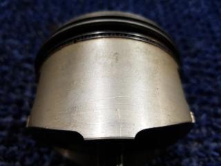 Поршень NISSAN SKYLINE ENR33 RB25DE 4 ракурс