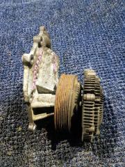 Помпа NISSAN ELGRAND ATWE50 ZD30DDTI 5 ракурс Помпа NISSAN ELGRAND ATWE50 ZD30DDTI 5 ракурс