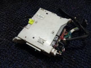 Блок предохранителей TOYOTA ALPHARD ANH25 2AZFE 82730-58050B 2 ракурс