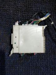 Блок предохранителей TOYOTA ALPHARD ANH25 2AZFE 82730-58050B 3 ракурс