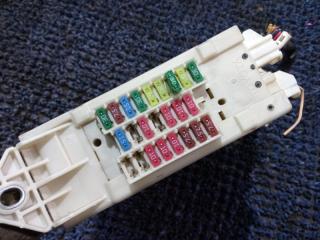 Блок предохранителей TOYOTA ALPHARD ANH25 2AZFE 82730-58050B 5 ракурс