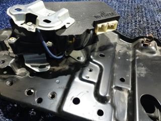 Доводчик двери правый задний TOYOTA ALPHARD GGH25 416110-10350 3 ракурс