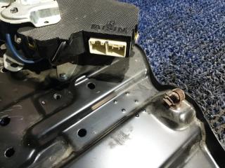 Доводчик двери правый задний TOYOTA ALPHARD GGH25 416110-10350 4 ракурс