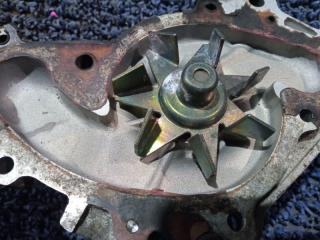 Помпа TOYOTA ESTIMA MCR40 1MZFE 5 ракурс Помпа TOYOTA ESTIMA MCR40 1MZFE 5 ракурс