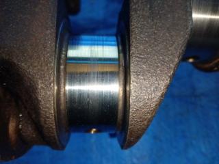 Коленвал NISSAN SERENA TNC24 QR20DE 4 ракурс Коленвал NISSAN SERENA TNC24 QR20DE 4 ракурс