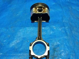 Поршень NISSAN SERENA TNC24 QR20DE 2 ракурс Поршень NISSAN SERENA TNC24 QR20DE 2 ракурс