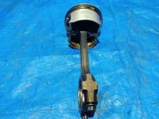Поршень NISSAN SERENA TNC24 QR20DE 3 ракурс Поршень NISSAN SERENA TNC24 QR20DE 3 ракурс