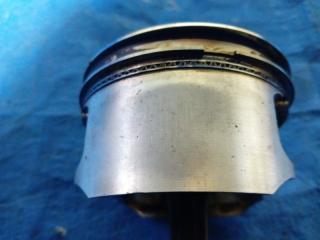 Поршень NISSAN SERENA TNC24 QR20DE 4 ракурс Поршень NISSAN SERENA TNC24 QR20DE 4 ракурс