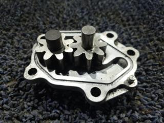 Масляный насос NISSAN ELGRAND AVWE50 QD32ETI 5 ракурс