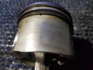 Поршень NISSAN CARAVAN VWME25 ZD30DDTI 4 ракурс