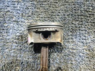 Поршень NISSAN ELGRAND APWE50 VQ35DE 3 ракурс