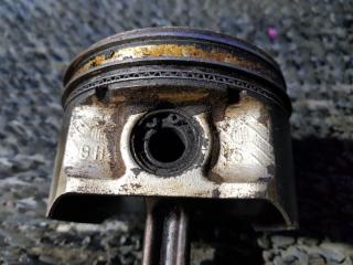 Поршень NISSAN PRESAGE TNU31 QR25DE 4 ракурс Поршень NISSAN PRESAGE TNU31 QR25DE 4 ракурс