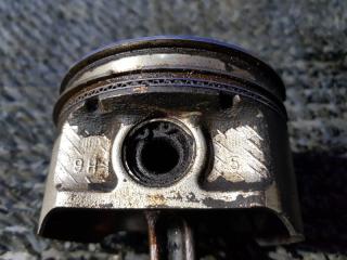 Поршень NISSAN PRESAGE TNU31 QR25DE 5 ракурс Поршень NISSAN PRESAGE TNU31 QR25DE 5 ракурс