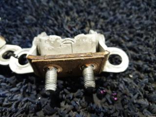 Петли 5-й двери задняя TOYOTA ALPHARD ANH15W 2 ракурс