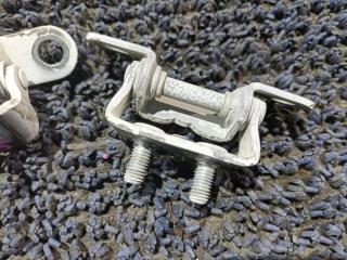 Петли 5-й двери TOYOTA ALPHARD ANH15W 4 ракурс