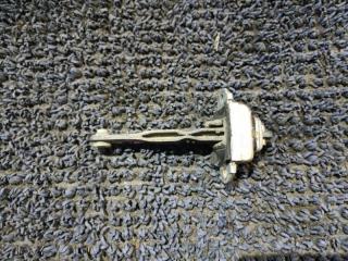 Ограничитель двери задний правый NISSAN LAUREL