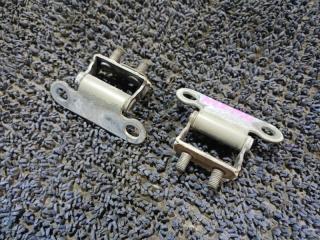 Петли 5-й двери TOYOTA BLADE AZE154 4 ракурс