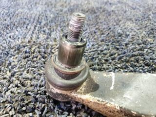 Рычаг правый передний VOLKSWAGEN PASSAT 3B6 2 ракурс