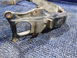 Балка под кпп передняя MITSUBISHI CANTER FG82EE 4M51 3 ракурс