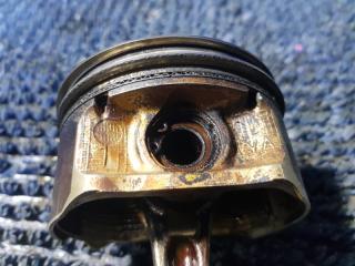 Поршень NISSAN SERENA NC26 MR20DD 3 ракурс Поршень NISSAN SERENA NC26 MR20DD 3 ракурс
