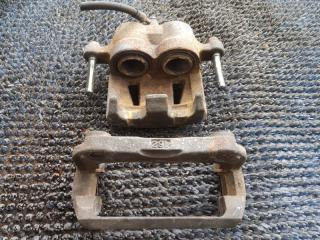 Суппорт правый передний NISSAN ELGRAND NE51 VQ35DE 4803 4 ракурс Суппорт правый передний NISSAN ELGRAND NE51 VQ35DE 4803 4 ракурс