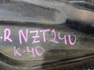 Защита крыла правая передняя TOYOTA PREMIO NZT240 1NZFE 53827-20100 3 ракурс Защита крыла правая передняя TOYOTA PREMIO NZT240 1NZFE 53827-20100 3 ракурс