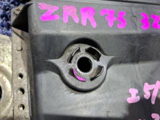 Блок efi TOYOTA VOXY ZRR75 3ZRFAE 89661-28C51 4 ракурс