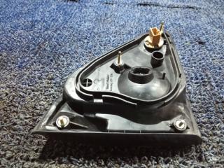 Стоп-вставка правая задняя TOYOTA HARRIER MCU10 48-8 4 ракурс