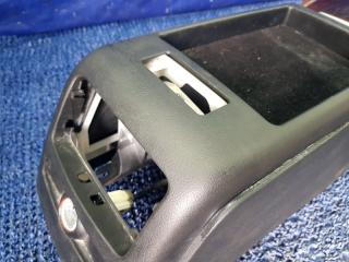 Бардачок между сиденьями AUDI A6 4F2 4f2864261 5 ракурс Бардачок между сиденьями AUDI A6 4F2 4f2864261 5 ракурс