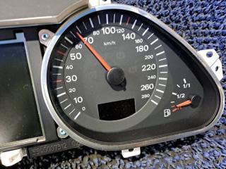 Спидометр AUDI A6 4F2 4F0920933H 3 ракурс Спидометр AUDI A6 4F2 4F0920933H 3 ракурс