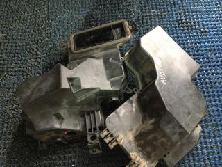 Блок предохранителей AUDI A6 4F2 4F2937576 4 ракурс