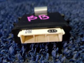 Блок управления TOYOTA BB QNC25 89960-B1021 5 ракурс Блок управления TOYOTA BB QNC25 89960-B1021 5 ракурс