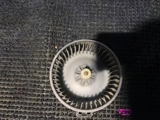 Мотор печки TOYOTA ISIS ANM15 272700-0182 1 ракурс